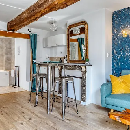 Апартаменты Authentique 3 Nid Urbain Au Charme Envoutant En Plein Coeur De