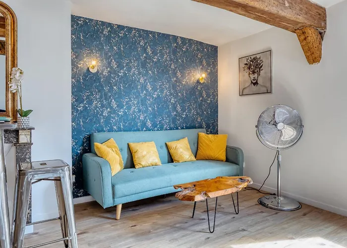 Authentique 3 Nid Urbain Au Charme Envoutant En Plein Coeur De