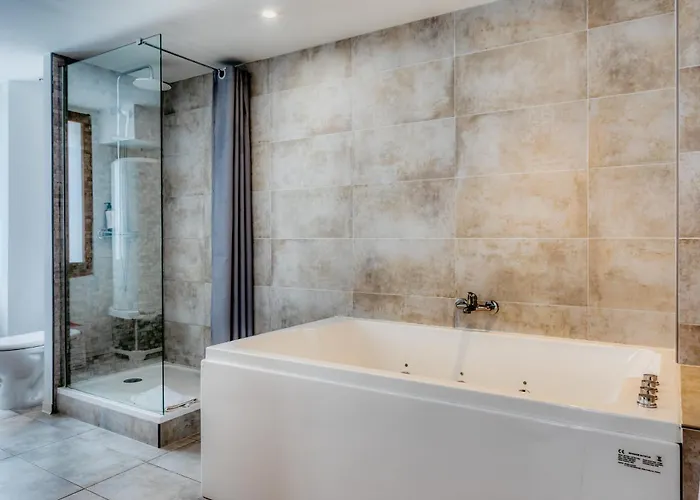 Apartment Authentique 3 Nid Urbain Au Charme Envoutant En Plein Coeur De *