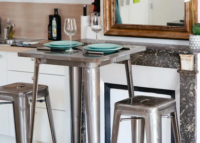 Authentique 3 Nid Urbain Au Charme Envoutant En Plein Coeur De Apartman *